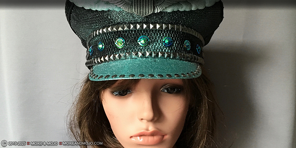 Moxie & Mojo  :: Blue Angel